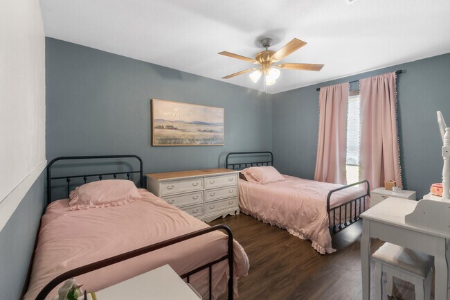 Building Photo - 6042 Capitol Dr