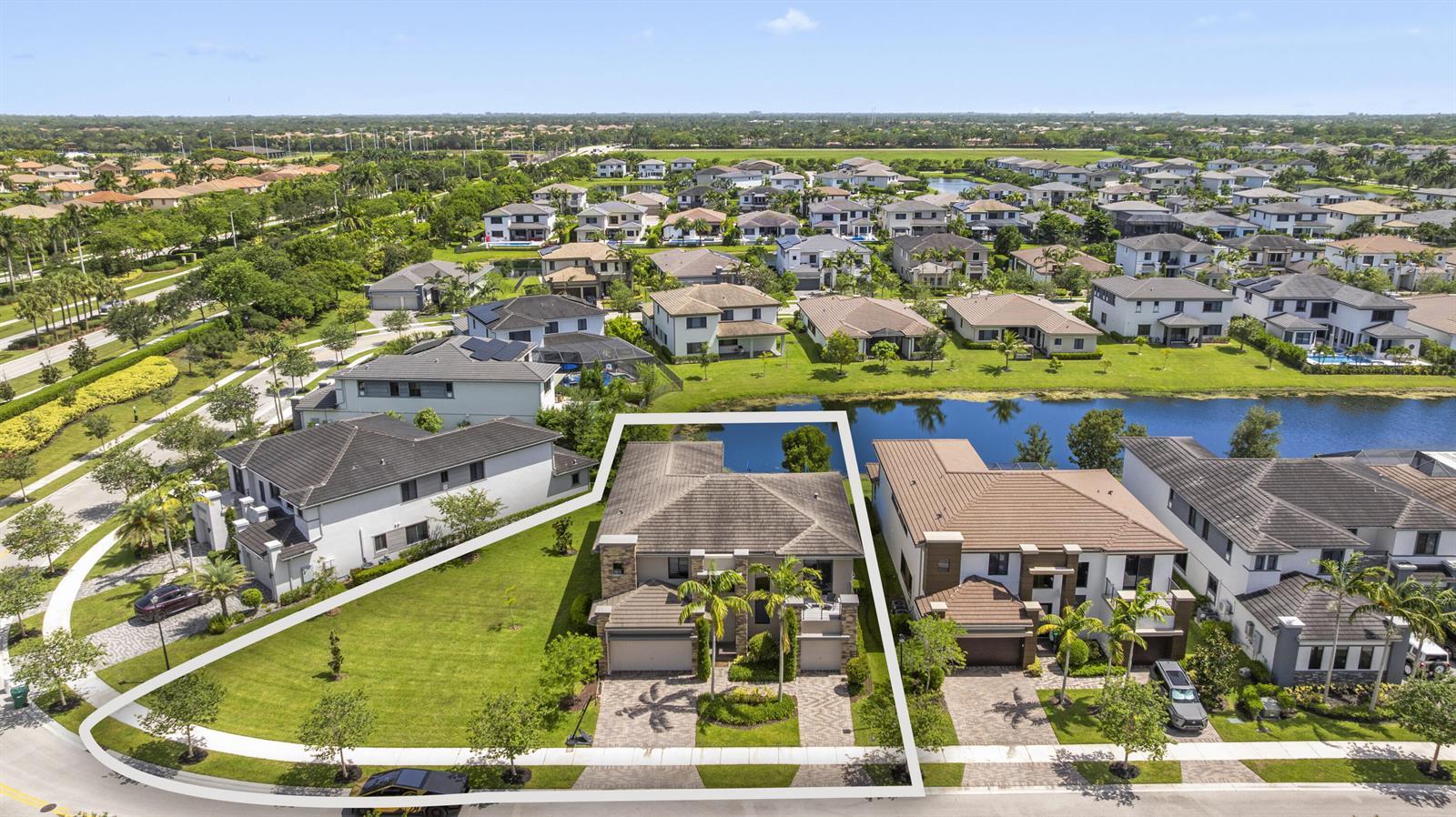 Building Photo - 10432 N Lago Vista Cir