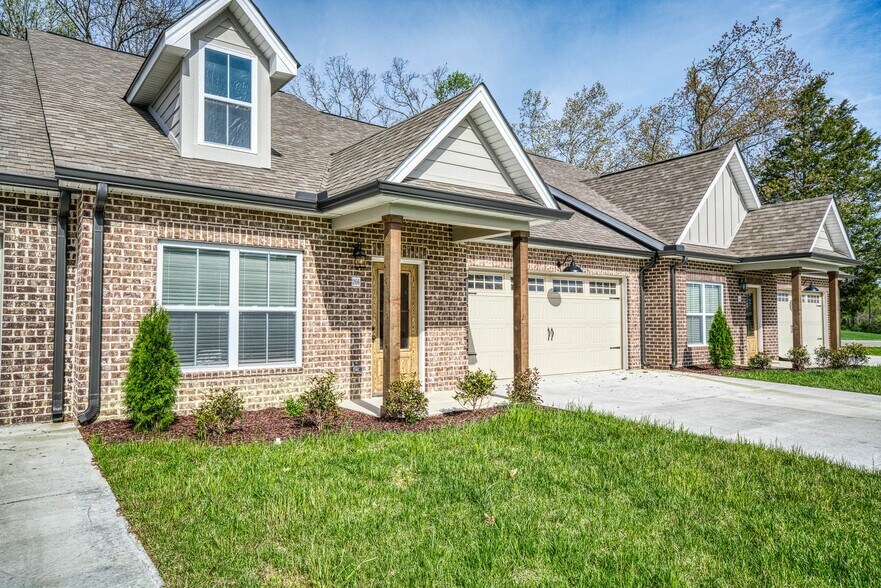 Primary Photo - 218 Baylor Ct