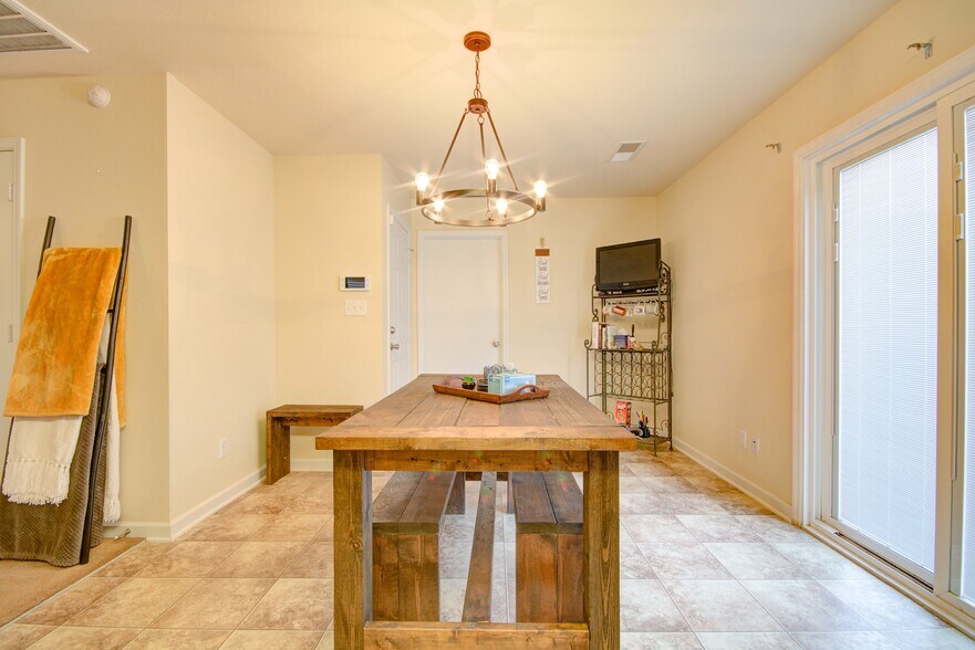 Building Photo - 16695 Wellhouse Dr