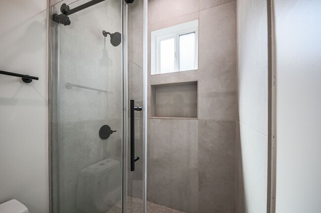 Building Photo - Ultra-Luxury Brand New 2 bed/2.5 bath and ...