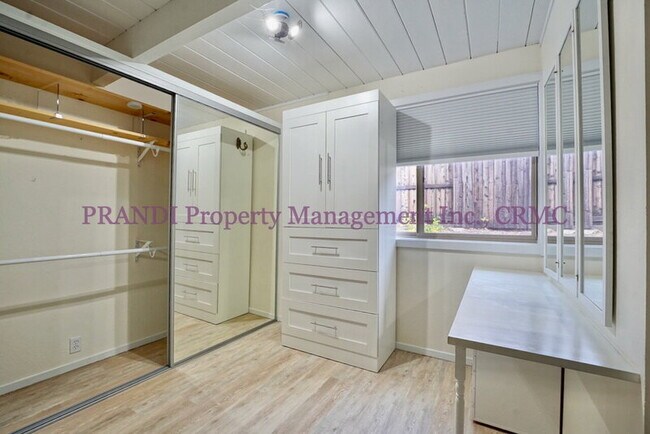Building Photo - 1309 Idylberry Rd