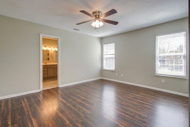 Building Photo - 156 Pecan Grove Ave