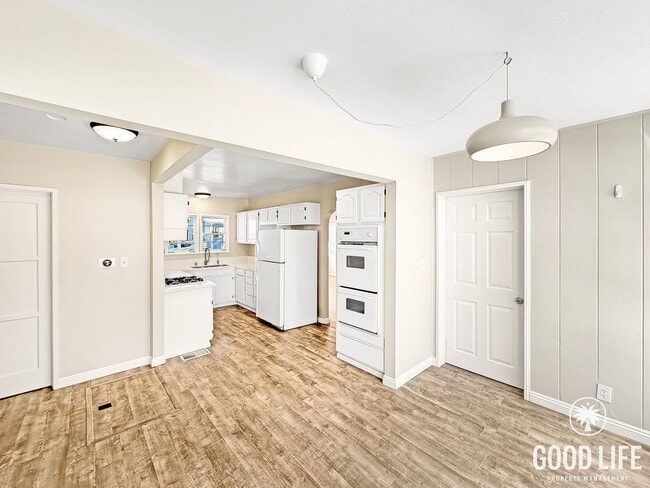 Building Photo - Charming 3-Bedroom Anaheim Home Featuring Private Backyard & Assigned Parking