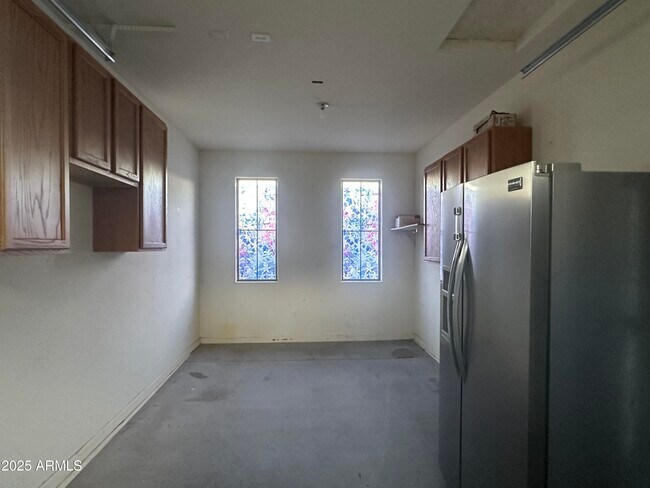 Building Photo - 12534 W Solano Dr