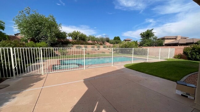 Building Photo - Beautiful 3 Bedroom Home in Coral Canyon!