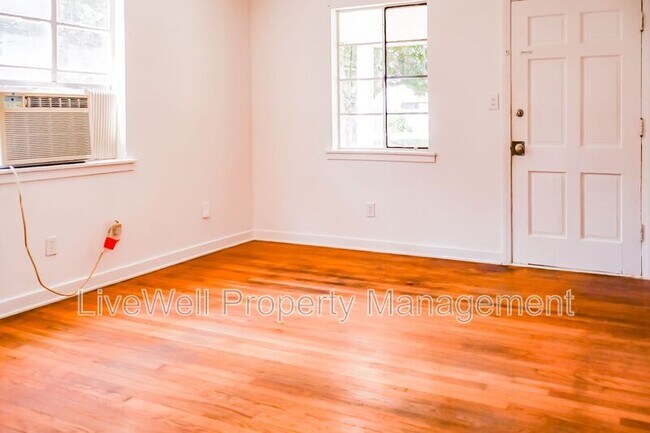 Building Photo - 1321 33rd St Ensley