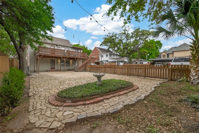 Building Photo - 1807 Crocker St