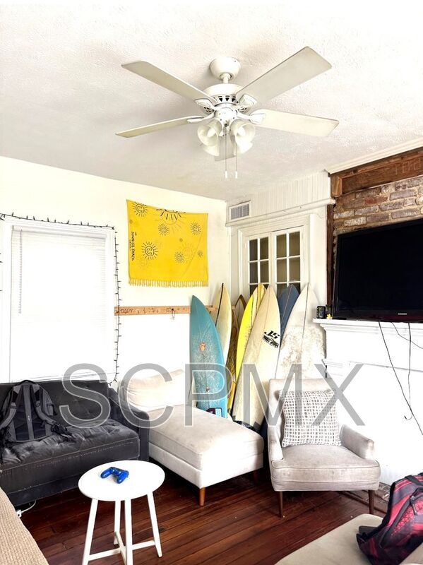 Building Photo - 38 Bull St