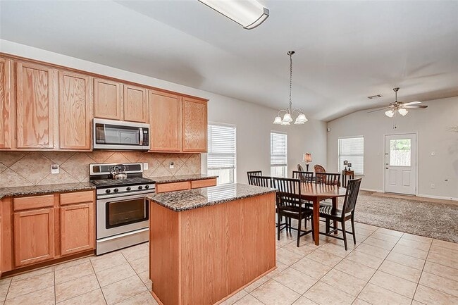 Building Photo - 23815 S Newport Bend