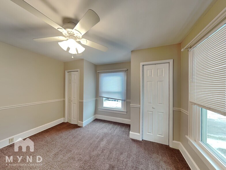 Building Photo - 215 Wilson Ave