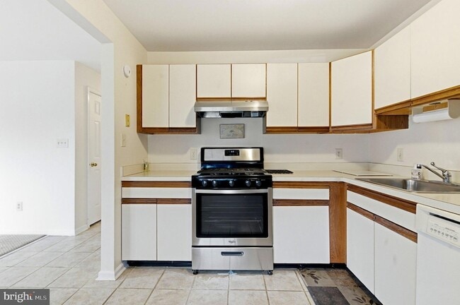 Building Photo - 3403 Waltham Ct