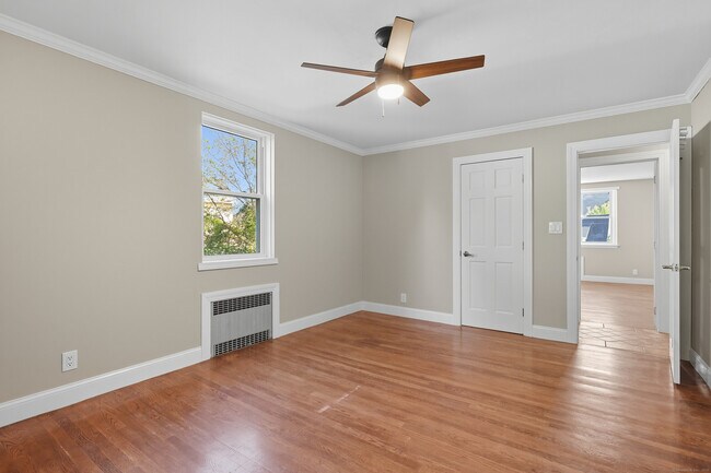 Building Photo - 142 Wolcott St