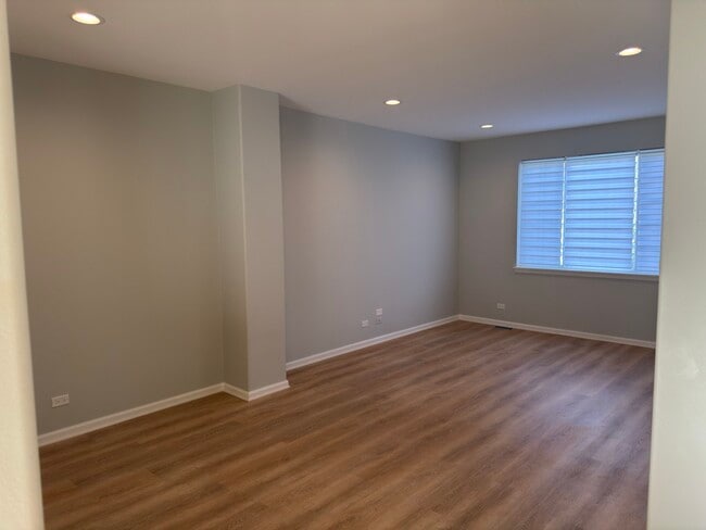 Building Photo - 1560 New Haven Dr