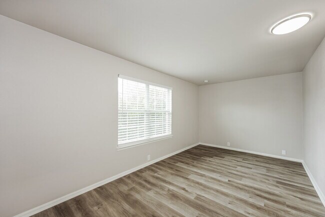 Building Photo - 10875 Rustic Cedar