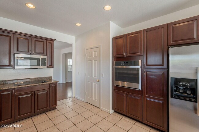Building Photo - 17303 W Carmen Dr