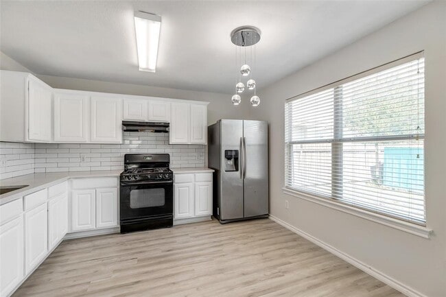 Building Photo - 3207 Barksdale Dr