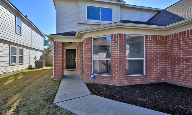 Building Photo - For Lease | 4 Bed, 2.5 Bath |2,314 Sq Ft |...