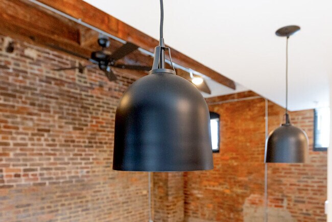 Building Photo - 235 Old South High St