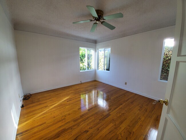 Building Photo - 2937 Virginia Ave