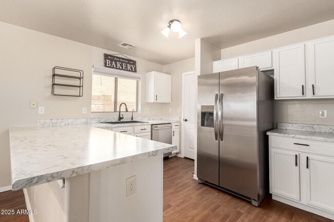 Building Photo - 5722 S 240th Dr