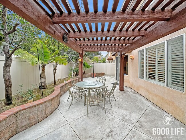 Building Photo - Irvine Stunner! 4BR Beauty with Private Yard & 2-Car Garage