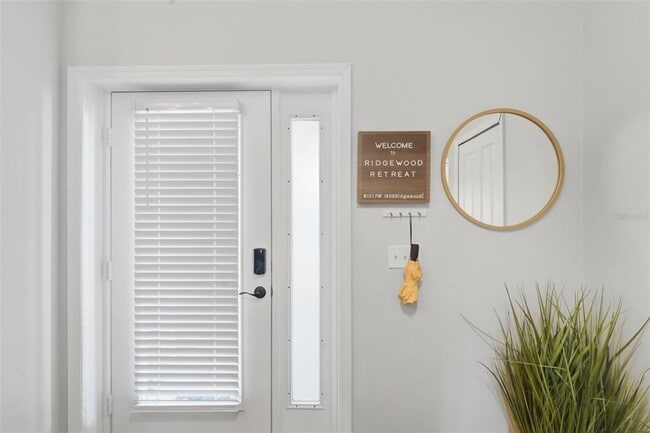 Building Photo - 1408 E Ridgewood St