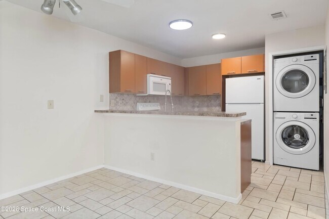 Building Photo - 1480 Sheafe Ave NE