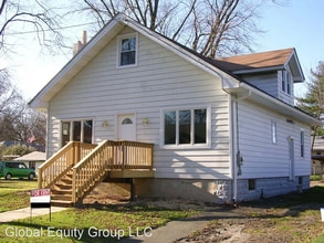 Building Photo - Rider/TCNJ Students!!! Great 4 Bedroom/2 Full Bath Home Near TCNJ and Rider! Recently Renovated! ...