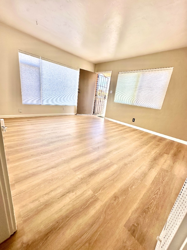 Building Photo - 1570 Hornblend St