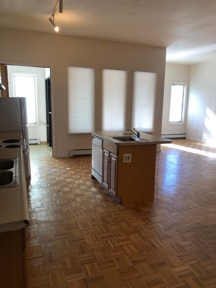 Building Photo - 1020 S College Ave