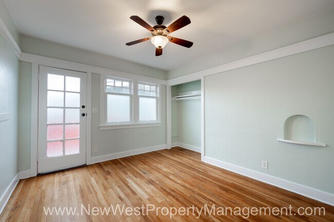 Building Photo - Charming Sherman Heights Studio, Small Pet OK!