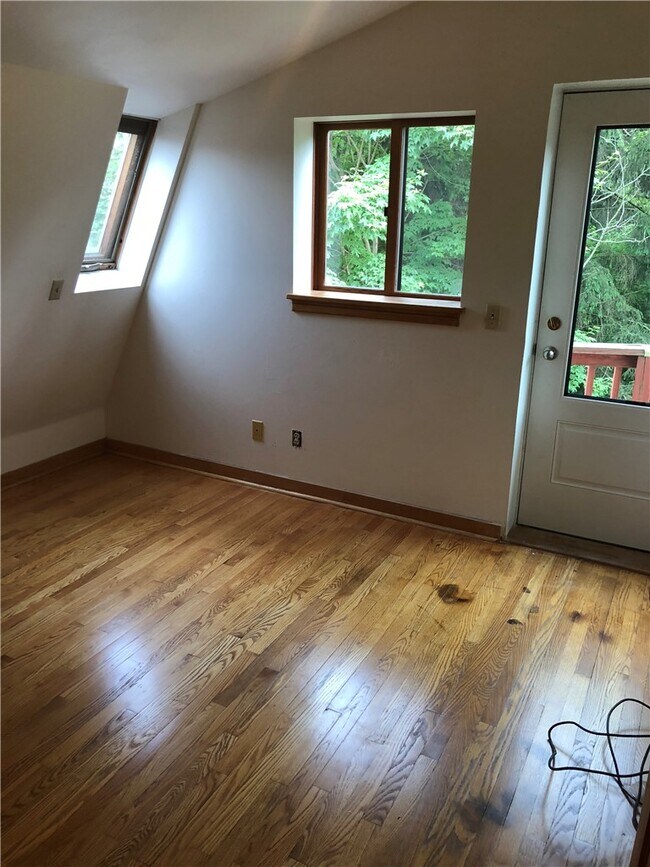 Building Photo - 480 Lansingville Rd