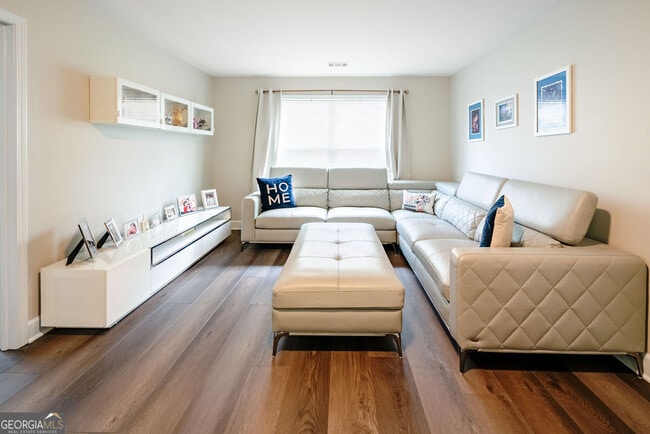 Building Photo - 107 Fairgate Dr