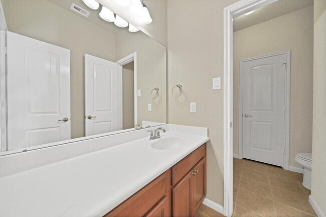 Building Photo - 107 Autumn Forest Ln