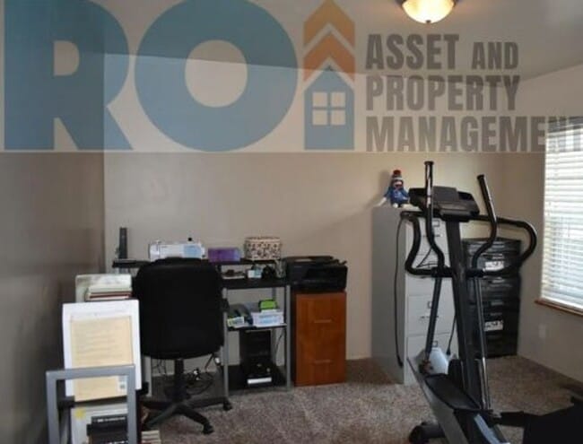 Building Photo - Charming 3-Bed 2-Bath House for Rent in We...
