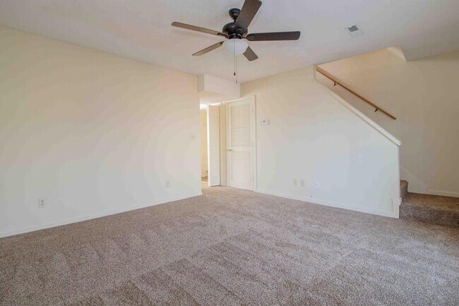 Building Photo - 2004 Tynewood Dr