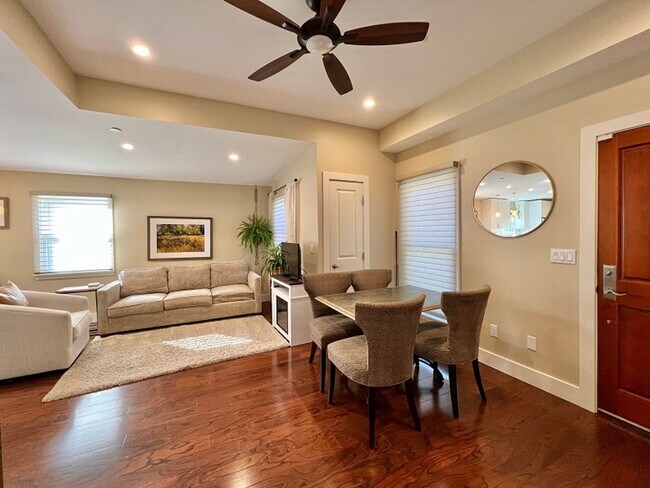 Building Photo - Two Bedroom Downtown Napa Gem
