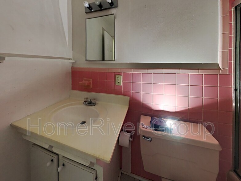 Building Photo - 1703 US-90