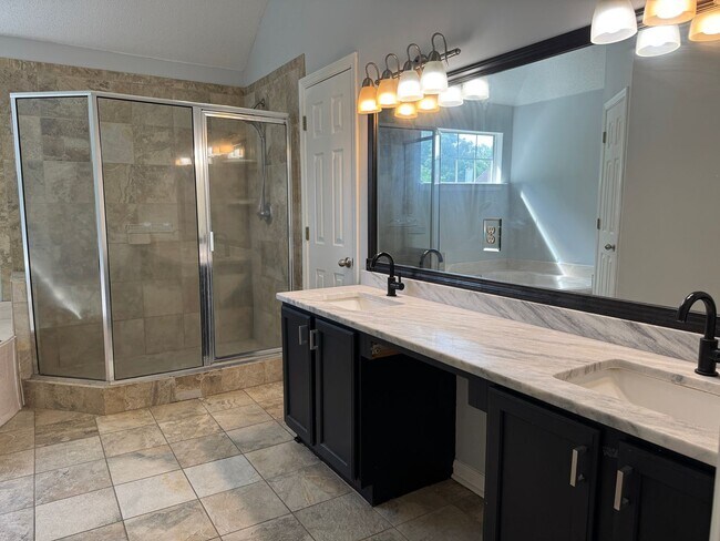 Building Photo - Stunning 3-Bedroom Home in Olive Branch - Spacious & Modern!