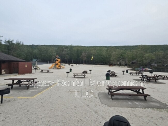 Building Photo - 116 Cheyney Dr