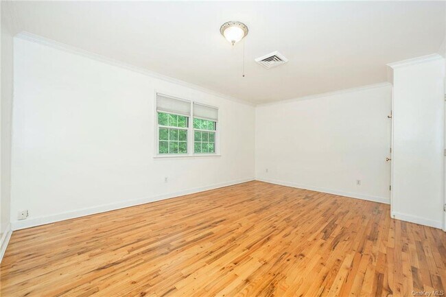 Building Photo - 130 Texas Ave