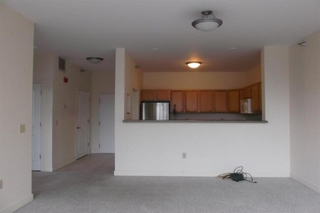 Building Photo - 370 Farrell St