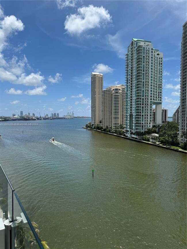 Building Photo - 300 Biscayne Blvd Way