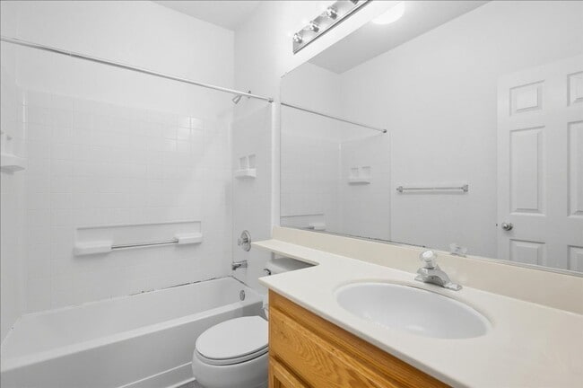 Building Photo - 374 Coventry Cir