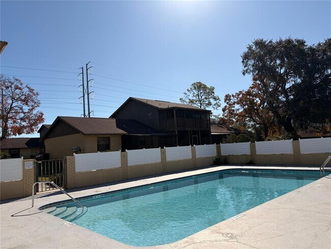 Building Photo - 533 E Curlew Pl