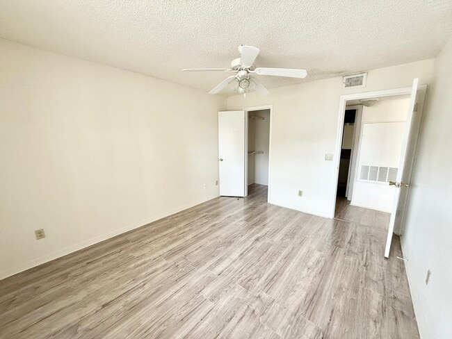 Building Photo - 1031 S Hiawassee Rd