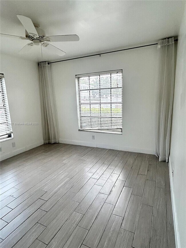 Building Photo - 2201 NE 66th St