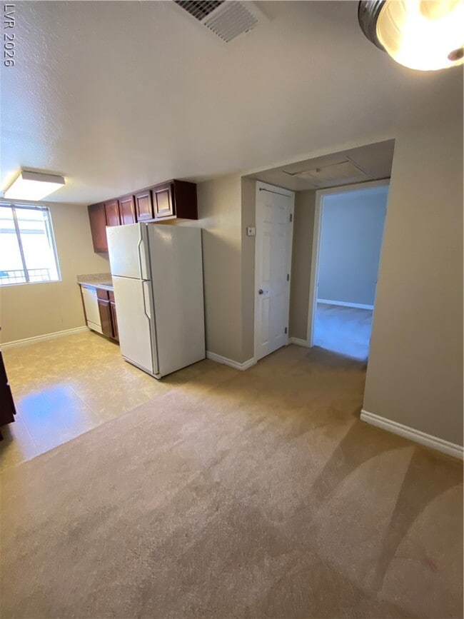 Building Photo - 5163 Indian River Dr
