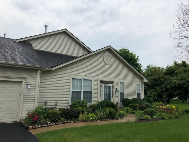 Building Photo - Exceptionally Clean 2-Bedroom Ranch with Double Car Garage